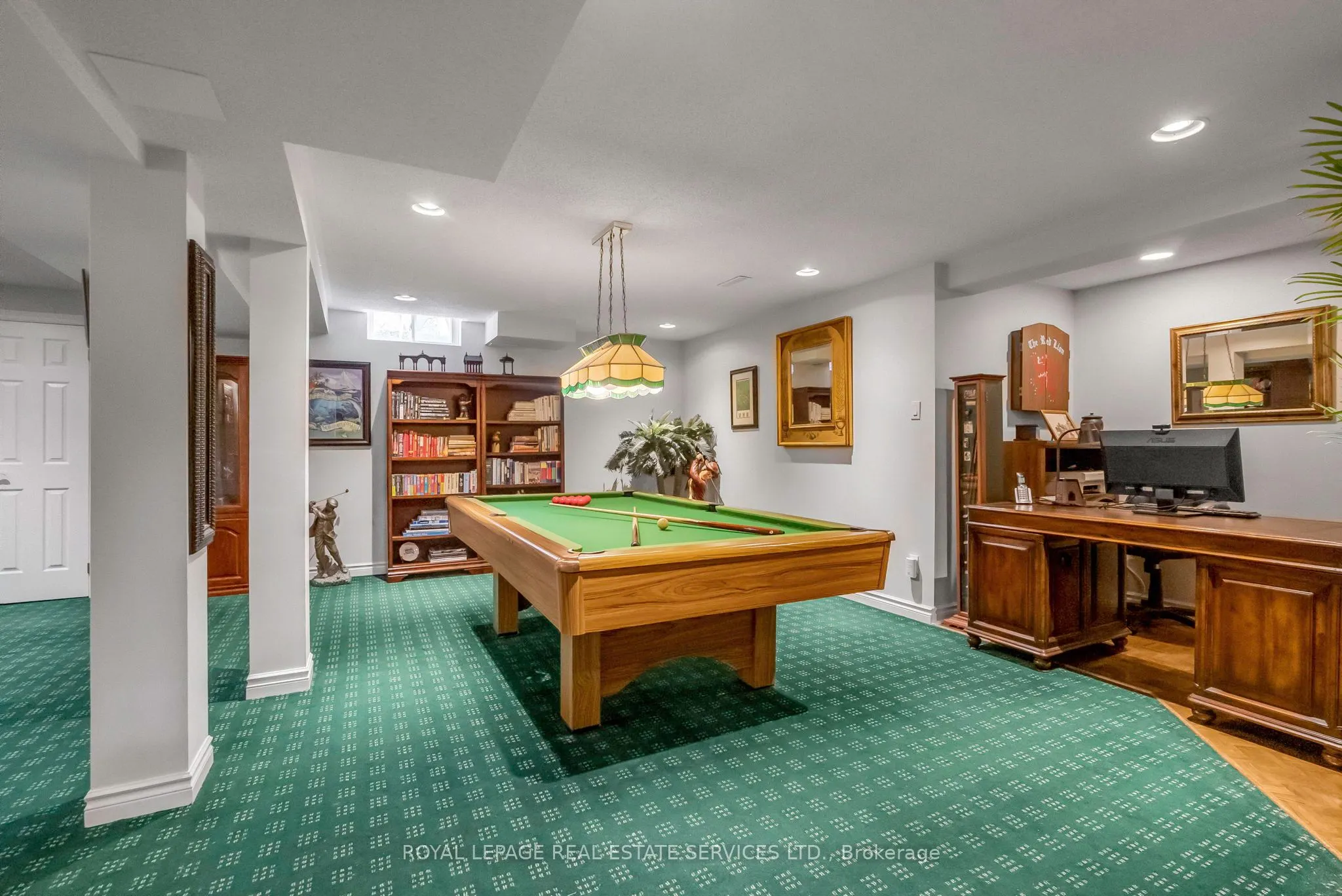 1401 The Links Drive