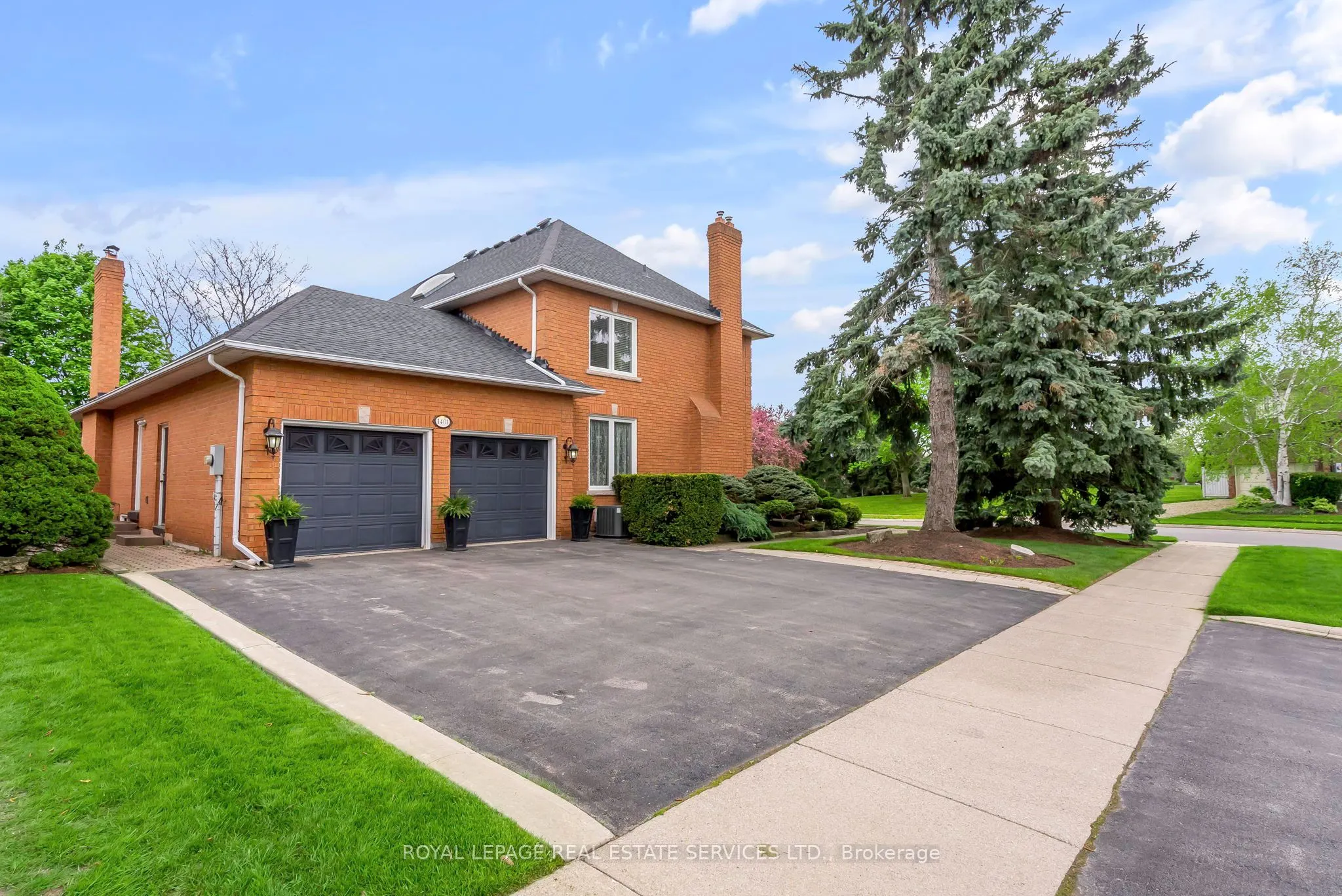 1401 The Links Drive