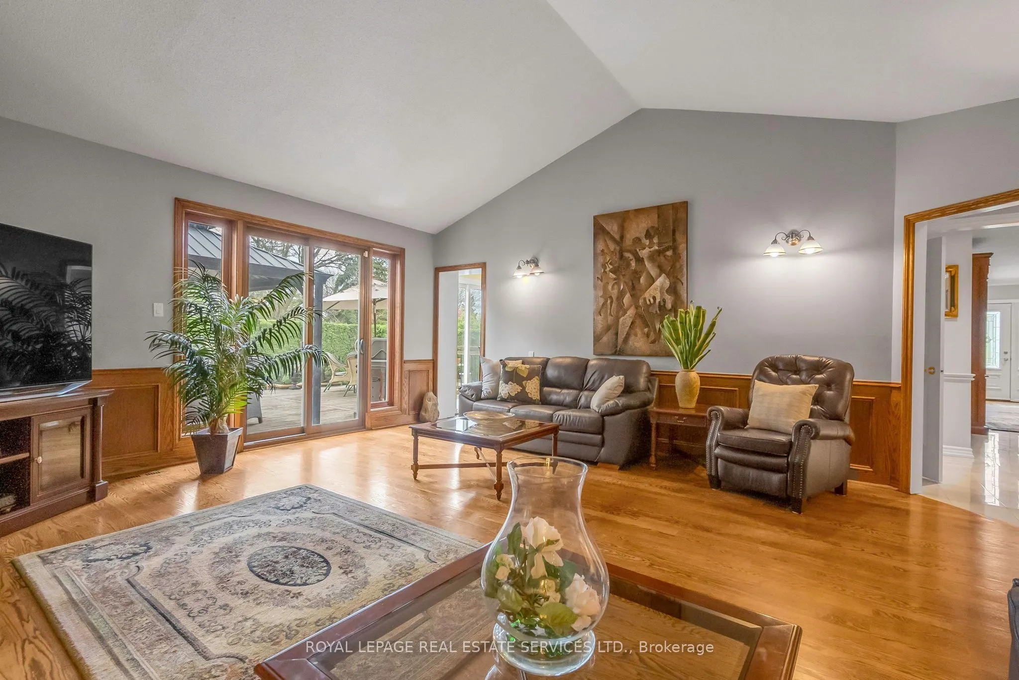 1401 The Links Drive
