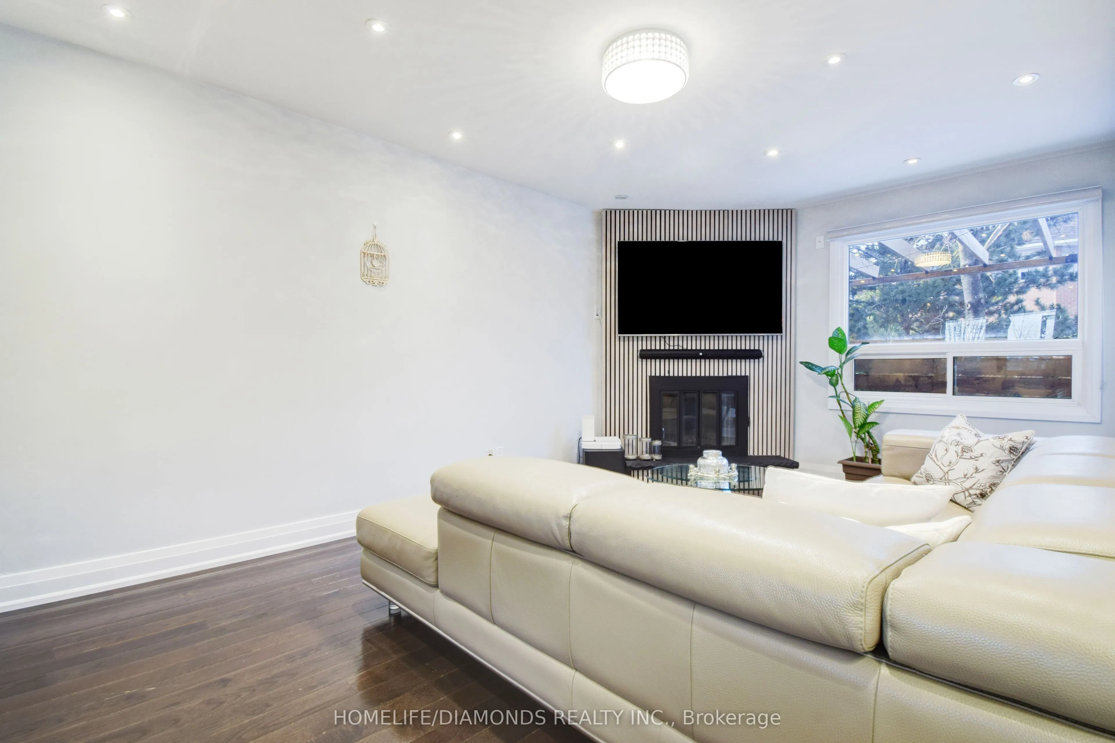 1549 Willow Way