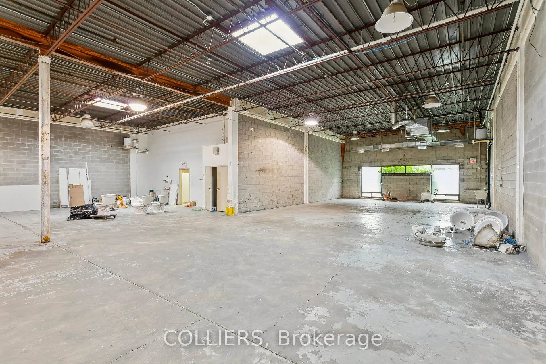 2525 Dunwin Drive, #8-9