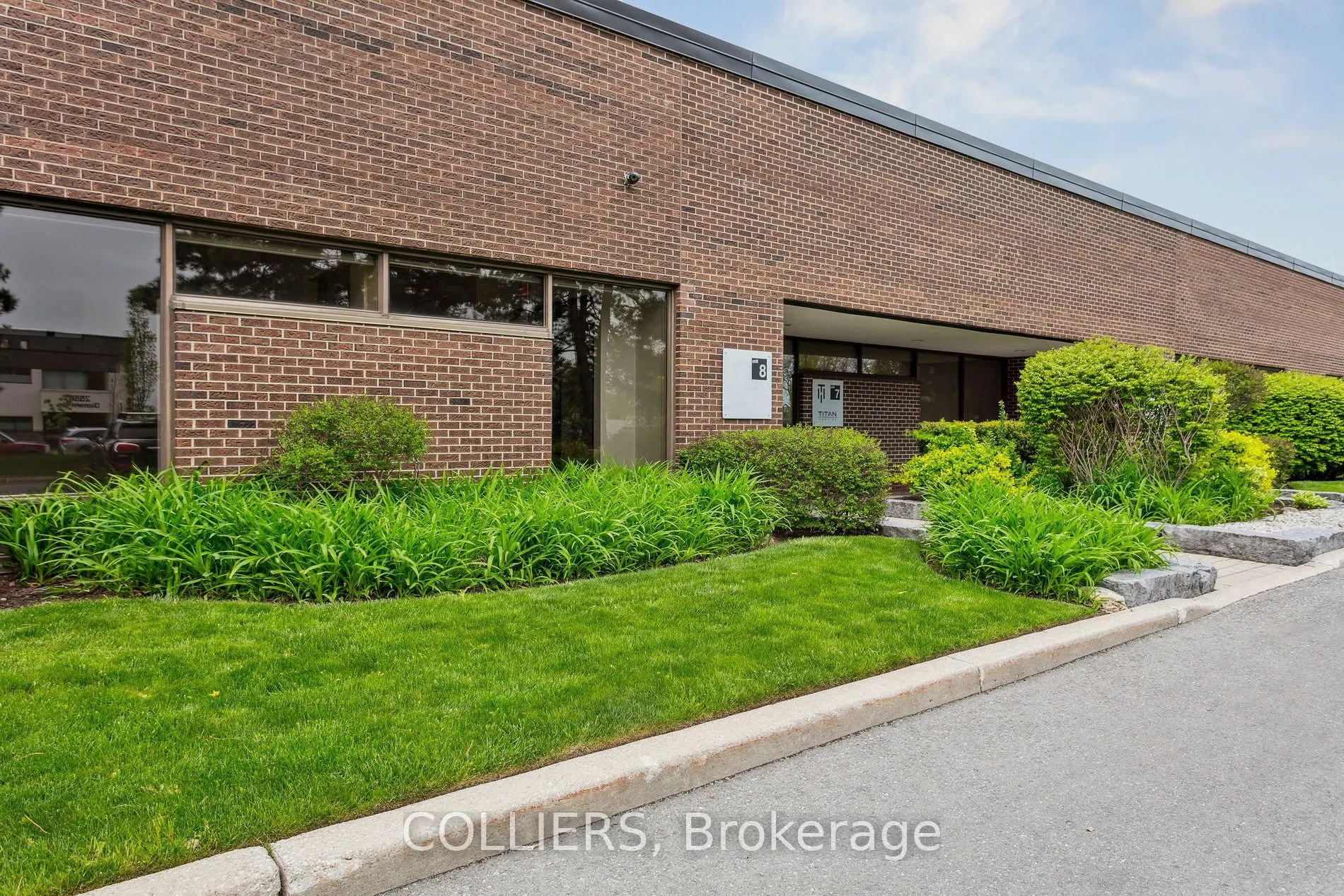 2525 Dunwin Drive, #8-9