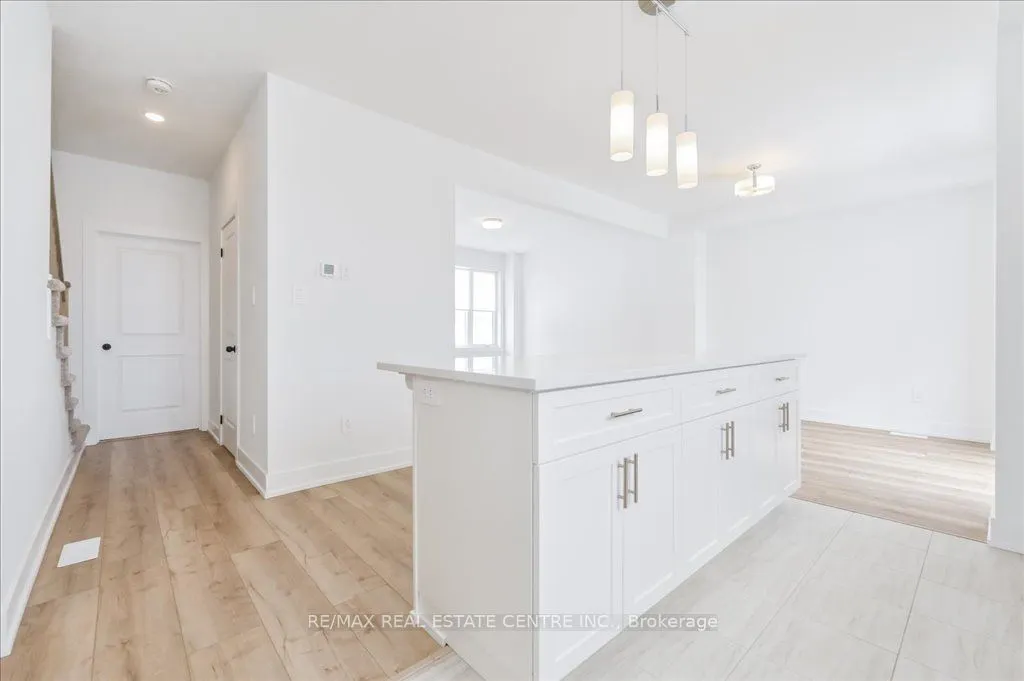 690 Broadway Avenue, #3