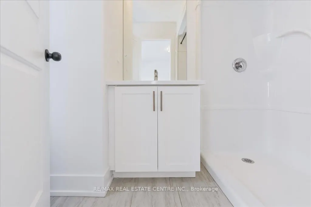 690 Broadway Avenue, #3