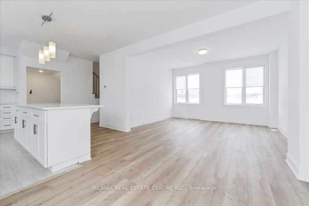 690 Broadway Avenue, #3