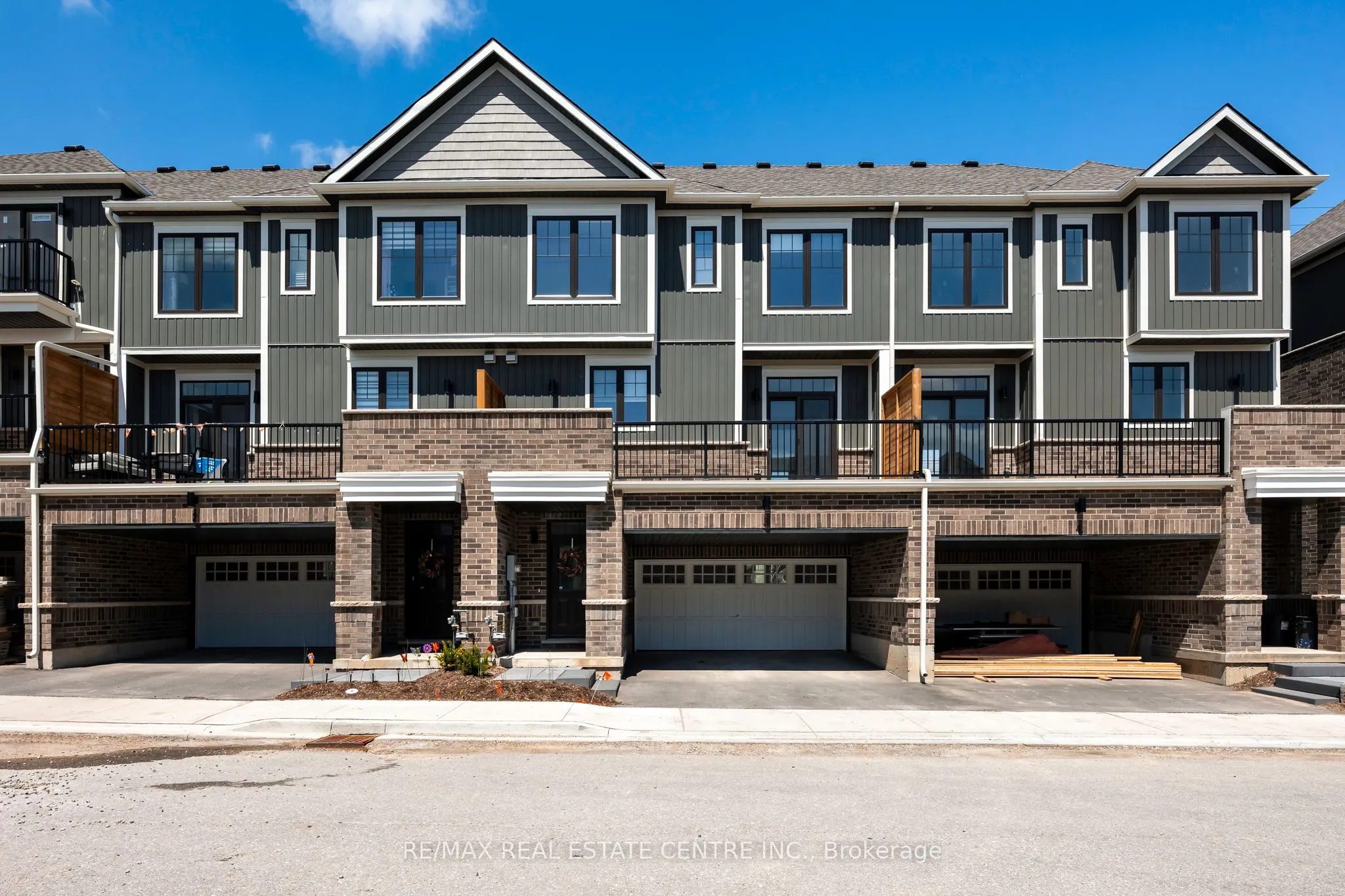690 Broadway Avenue, #3