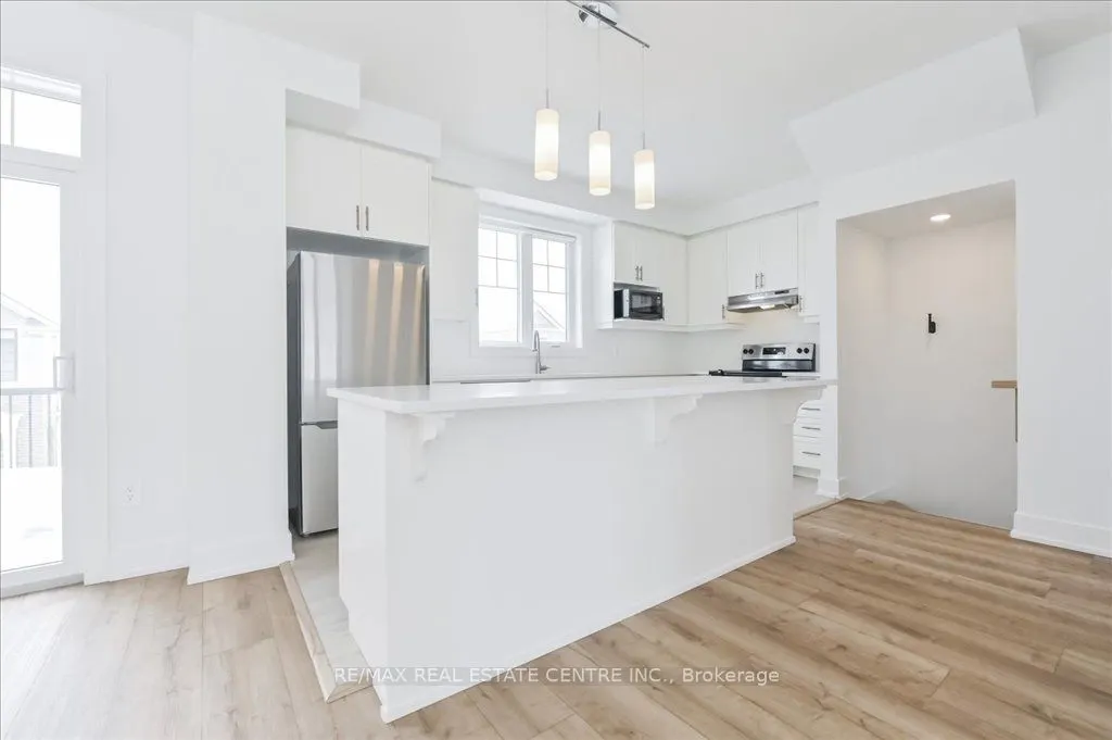 690 Broadway Avenue, #3