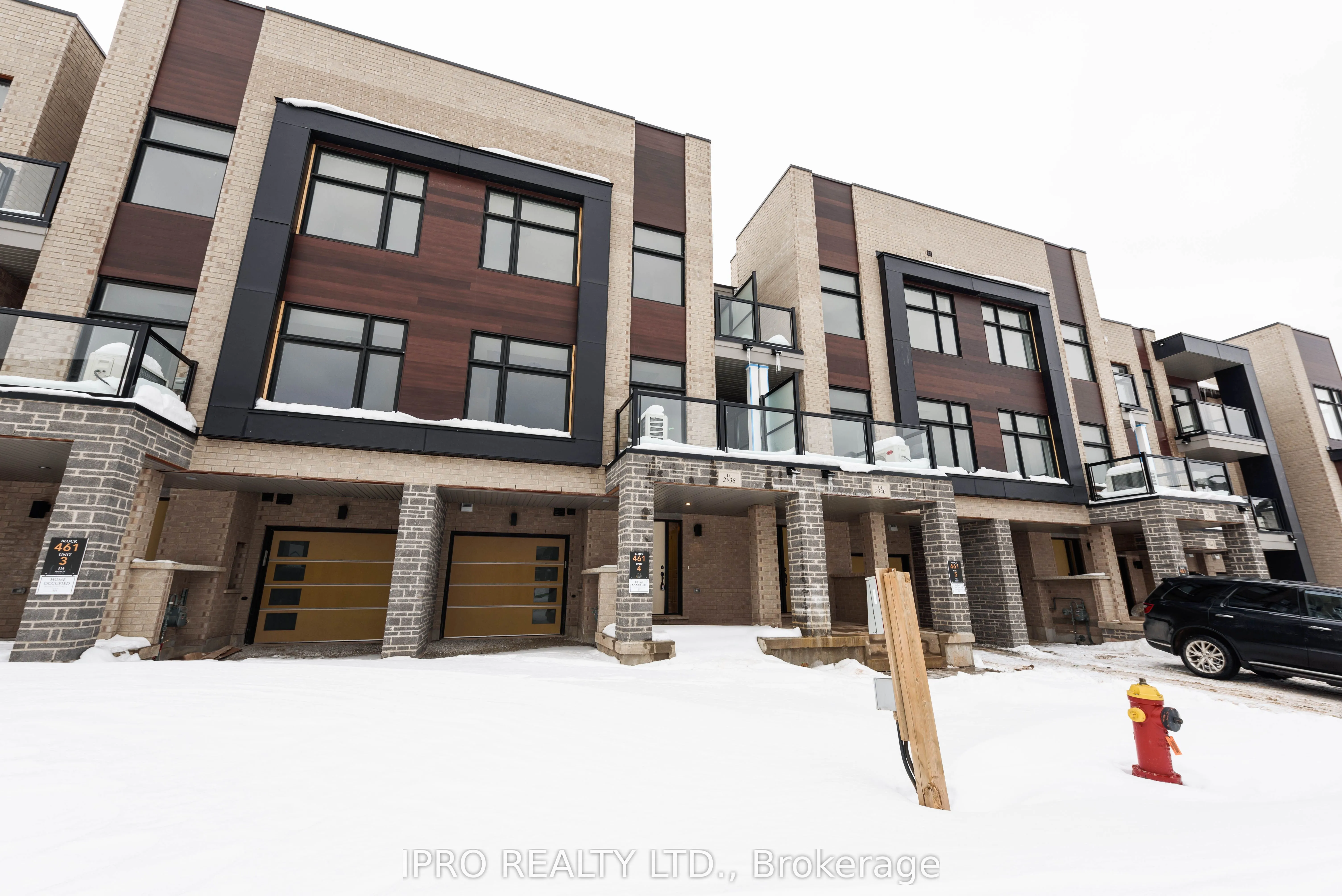 2538 Littlefield Crescent