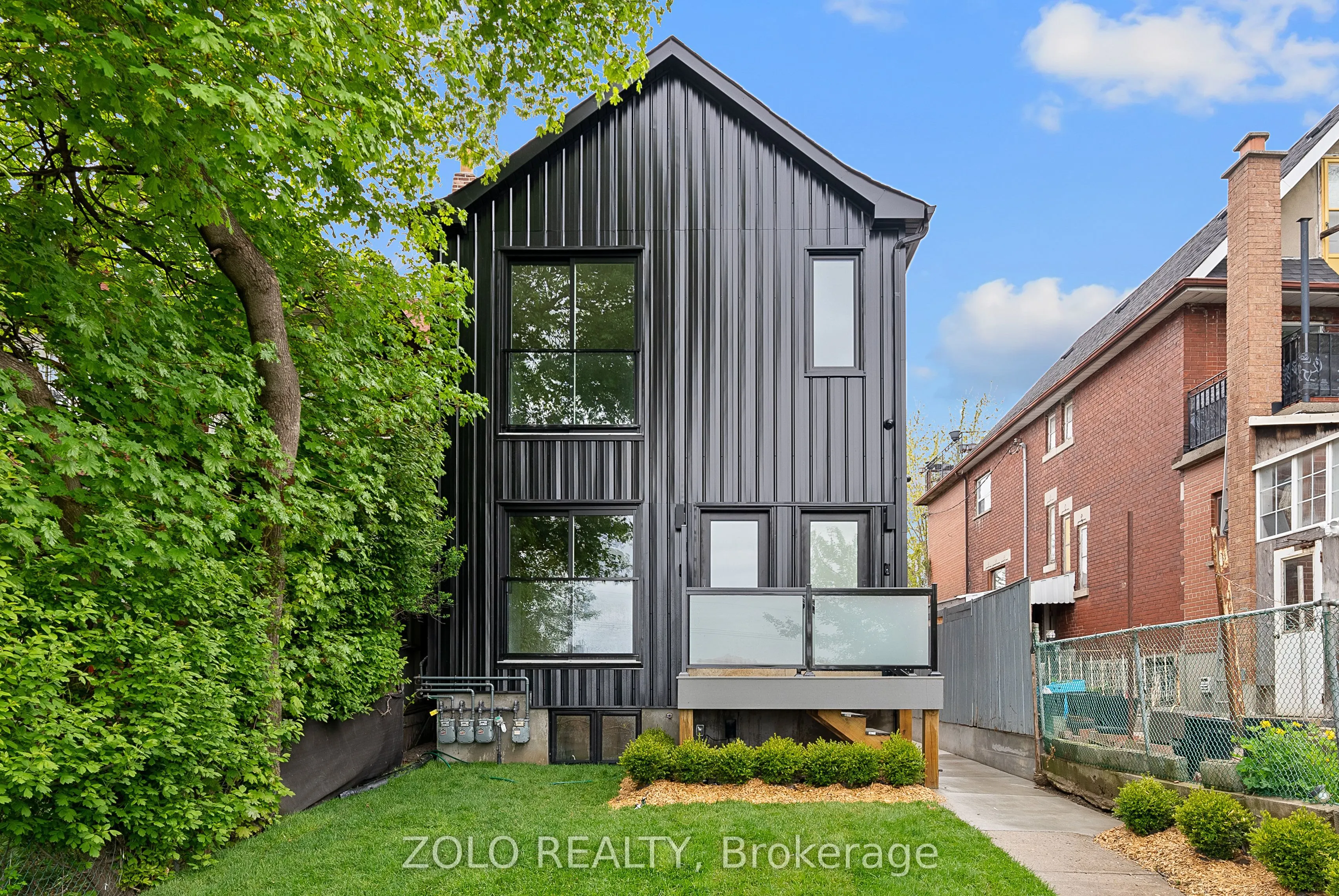 1556 Davenport Road, #Upper