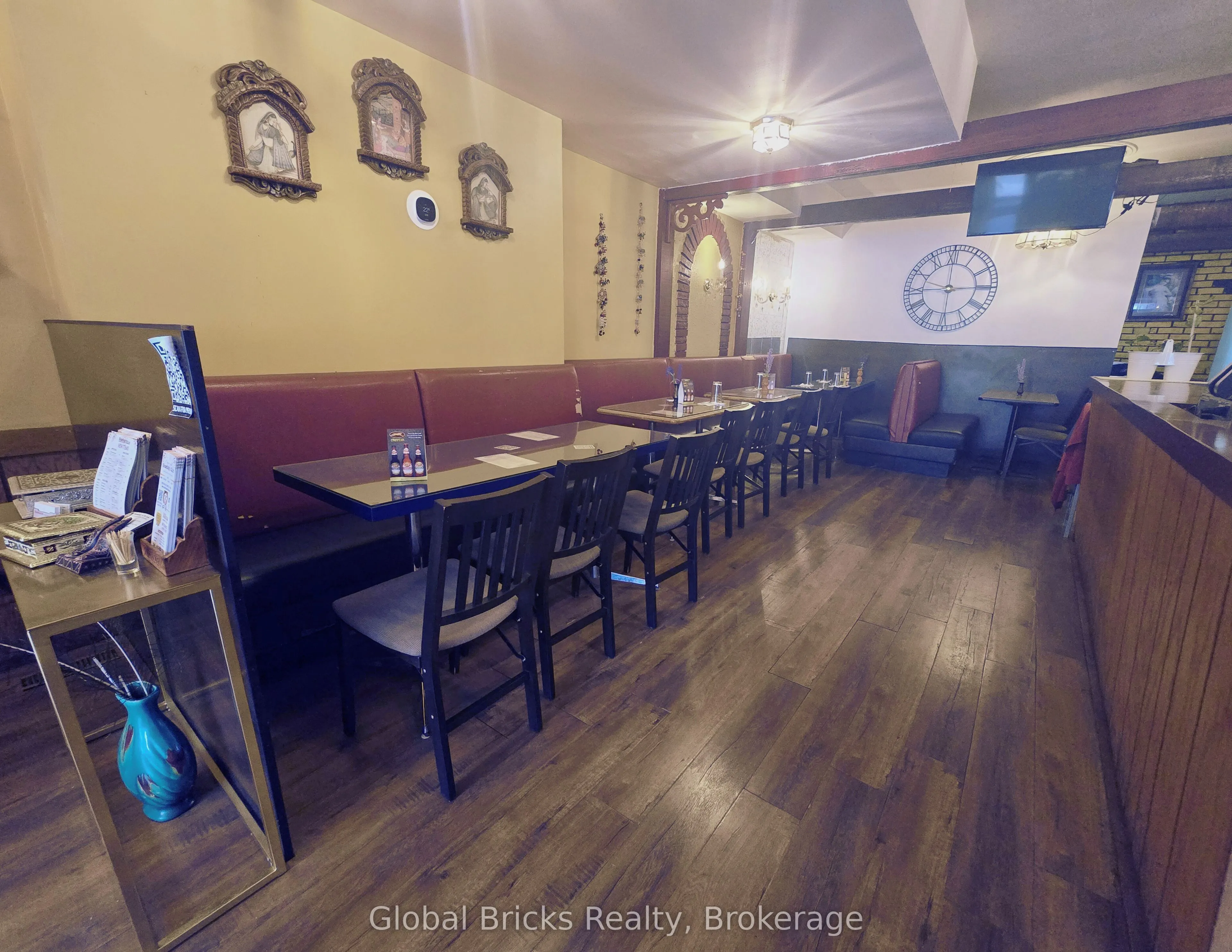 3007 Lakeshore Boulevard W