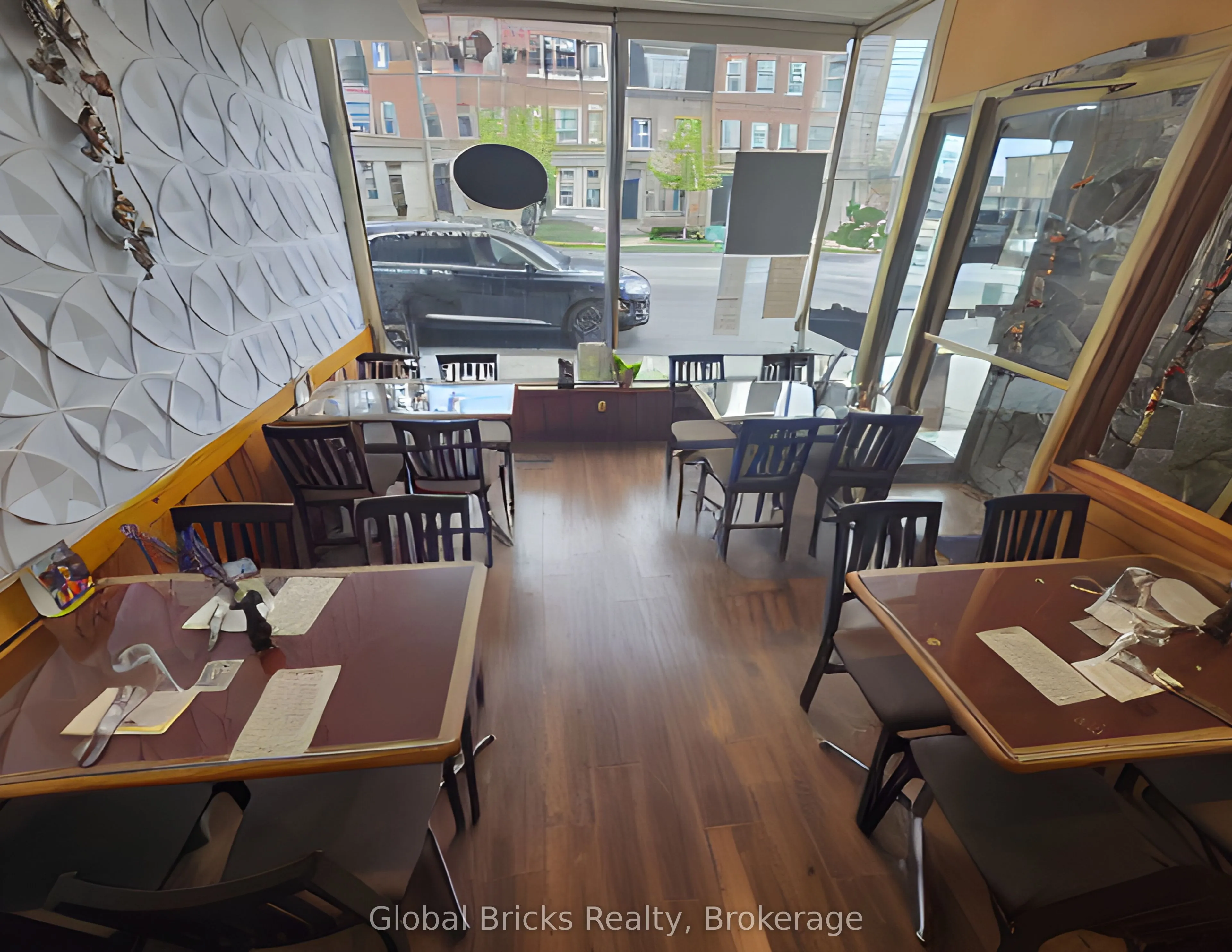 3007 Lakeshore Boulevard W