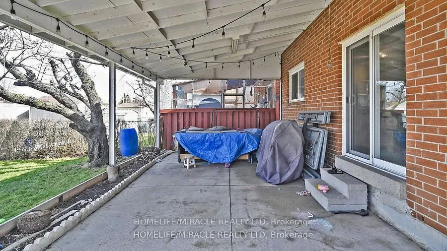 7433 Sigsbee Drive