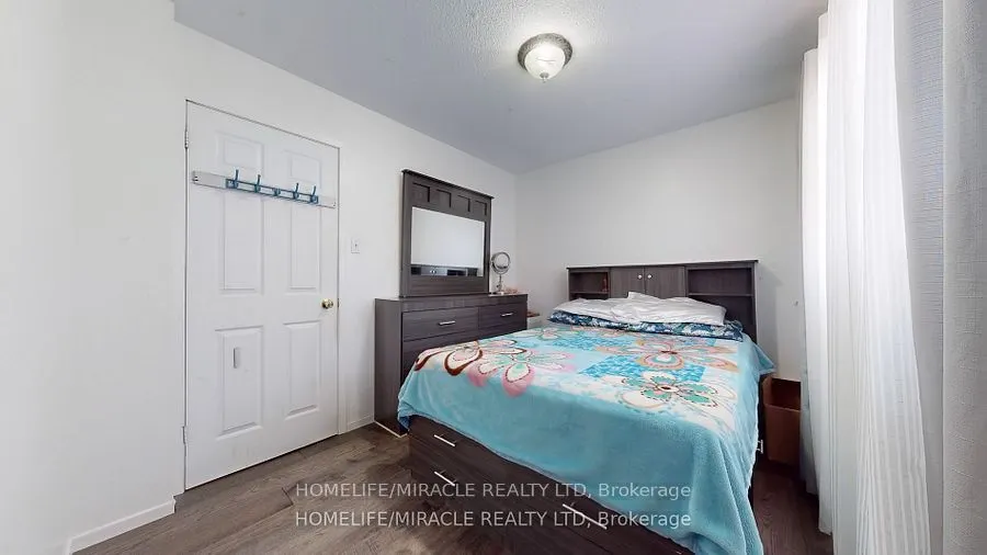 7433 Sigsbee Drive