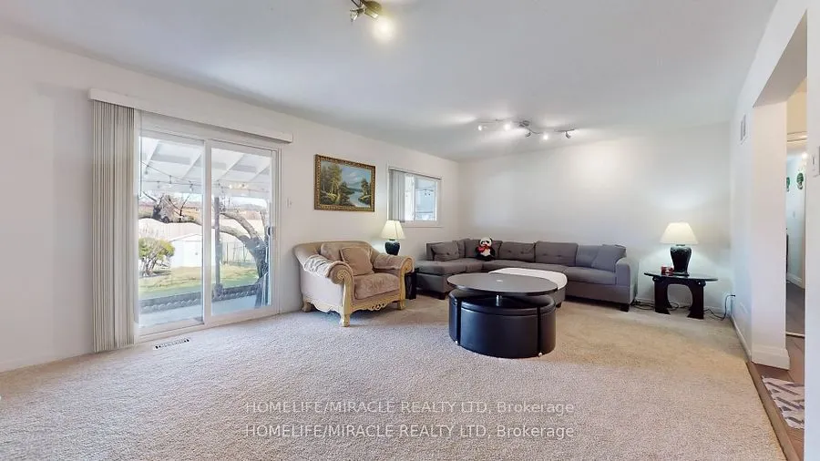 7433 Sigsbee Drive