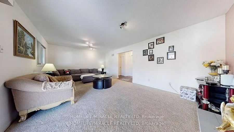 7433 Sigsbee Drive