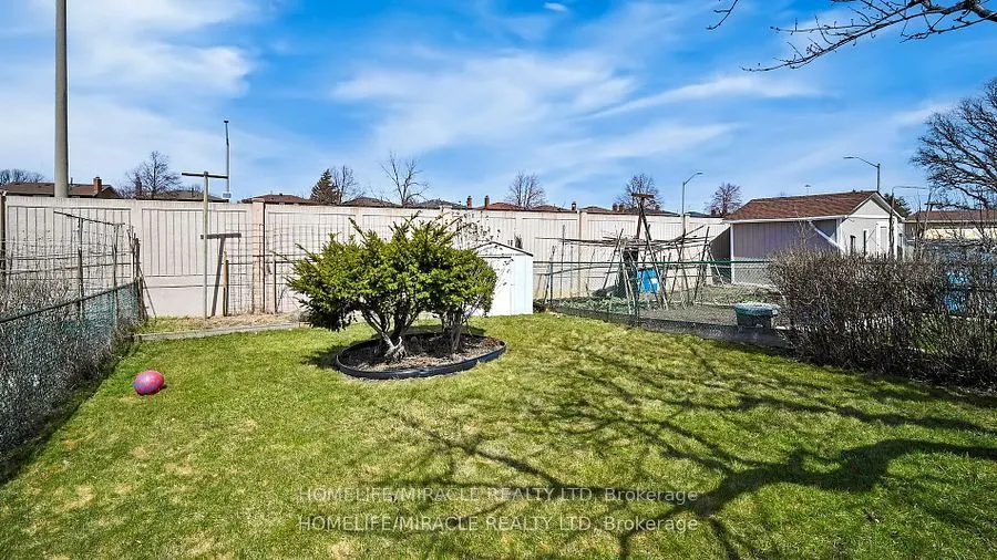 7433 Sigsbee Drive