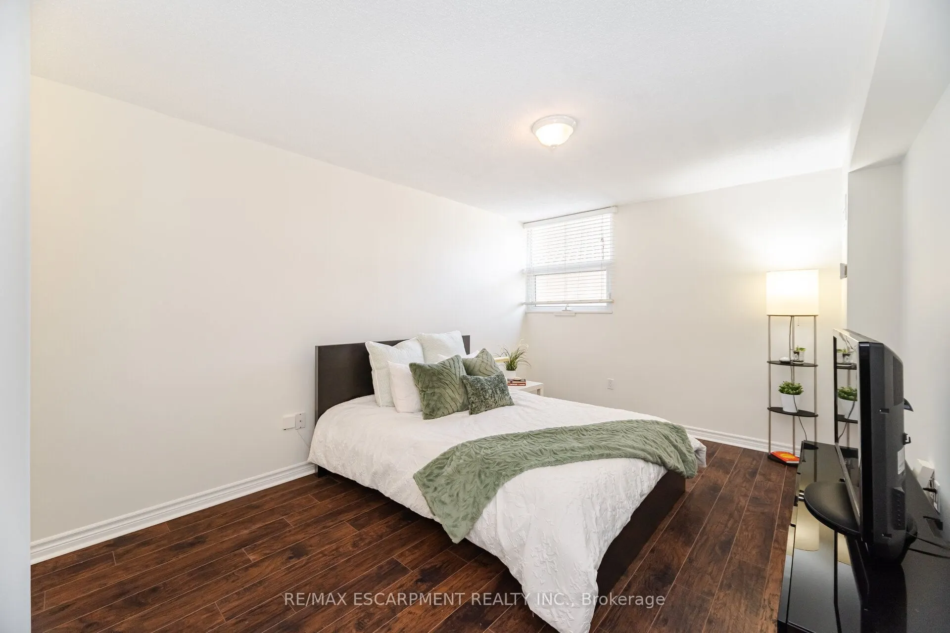 299 Mill Road, #409