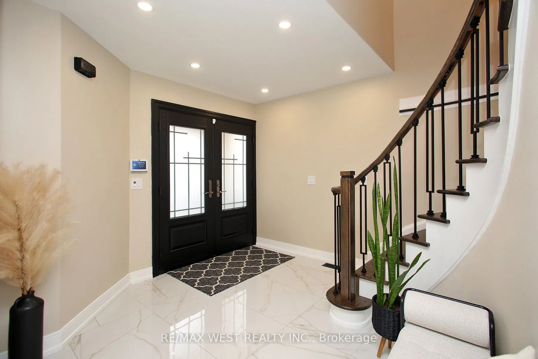 4 Gray Park Drive NE