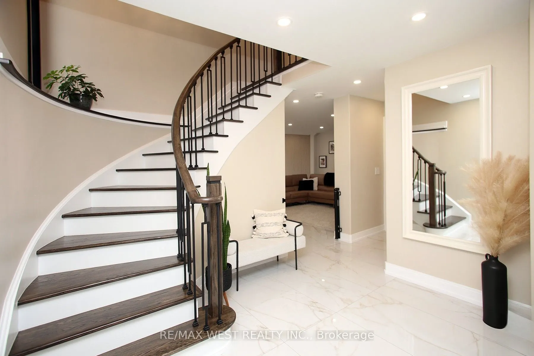 4 Gray Park Drive NE