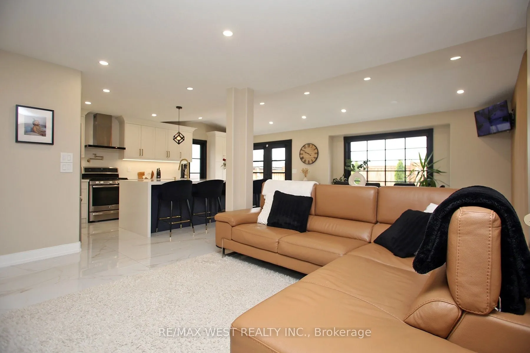 4 Gray Park Drive NE
