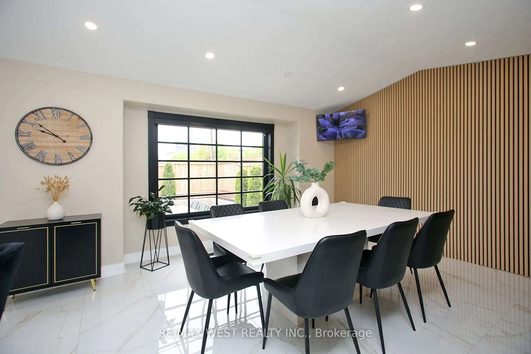 4 Gray Park Drive NE