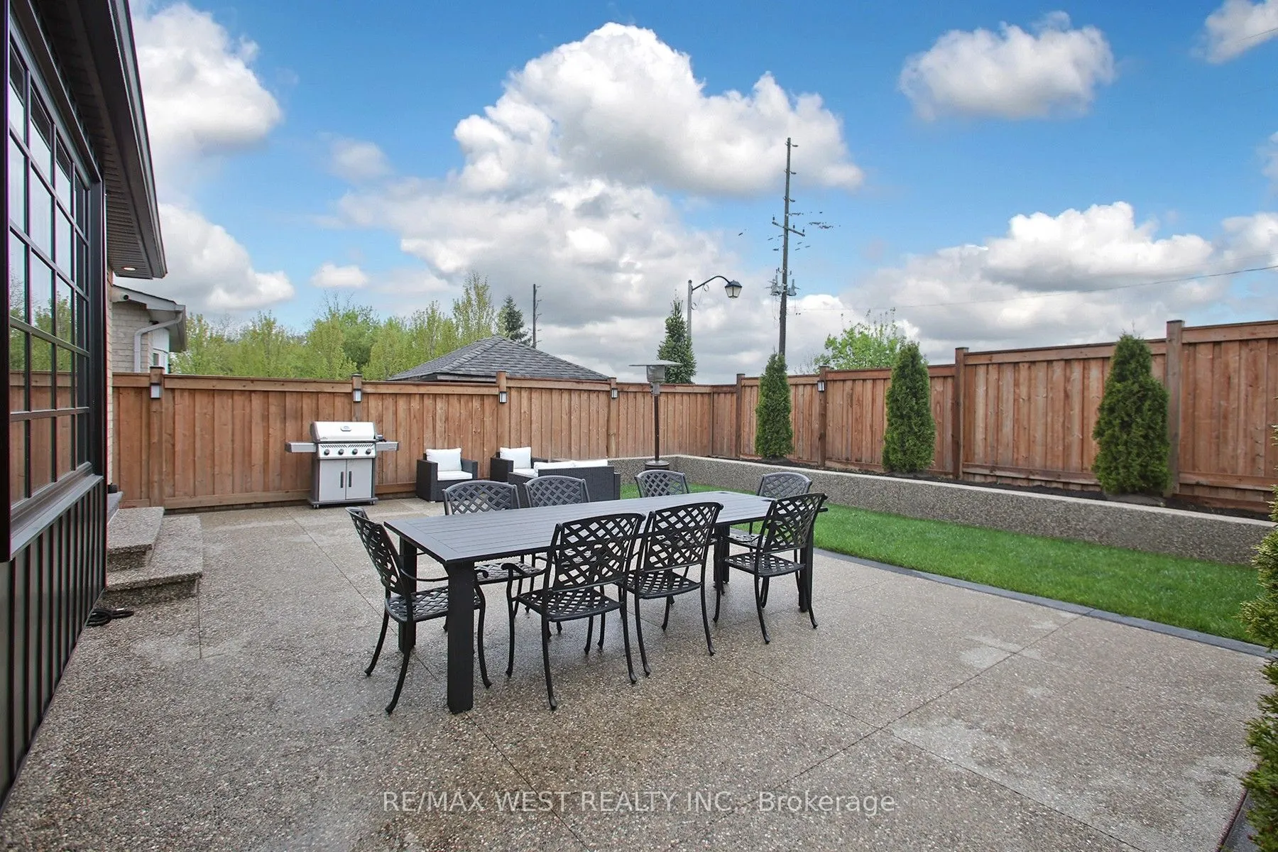 4 Gray Park Drive NE