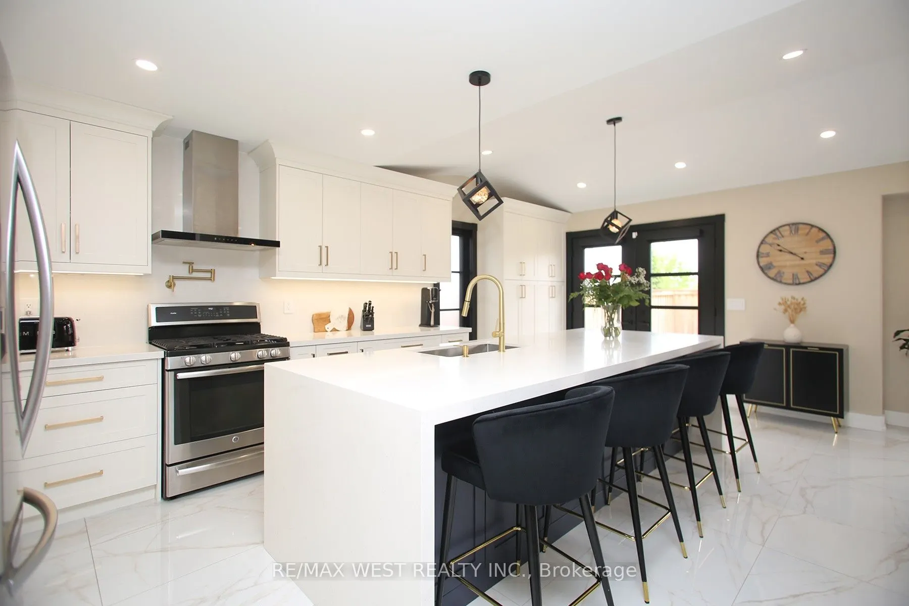 4 Gray Park Drive NE