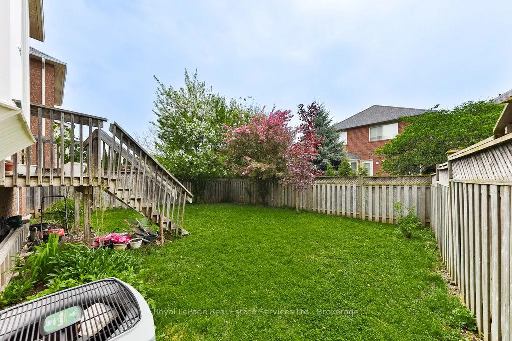 1332 Sagewood Crescent