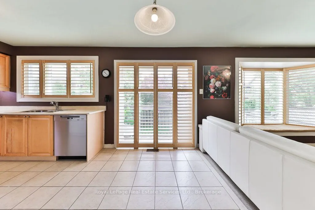 1332 Sagewood Crescent