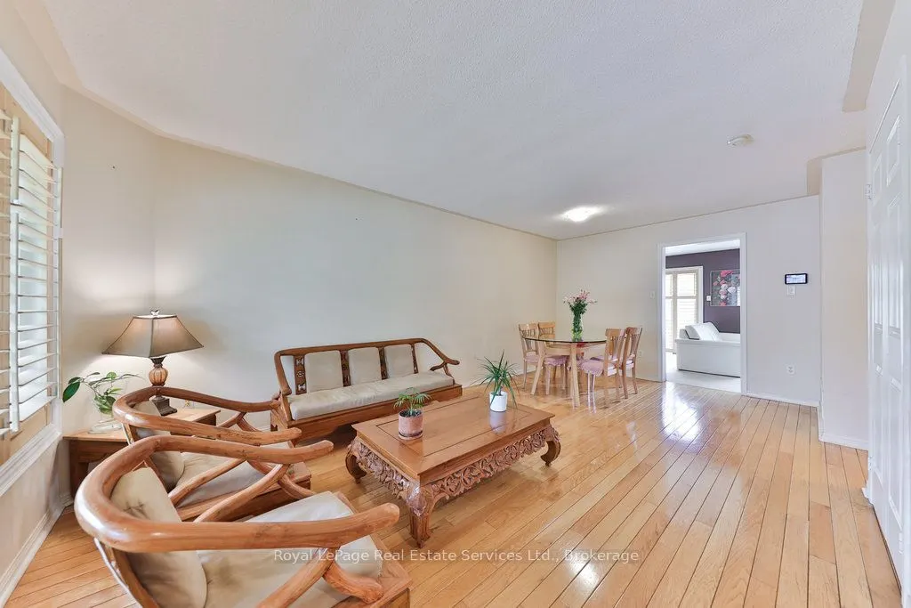 1332 Sagewood Crescent