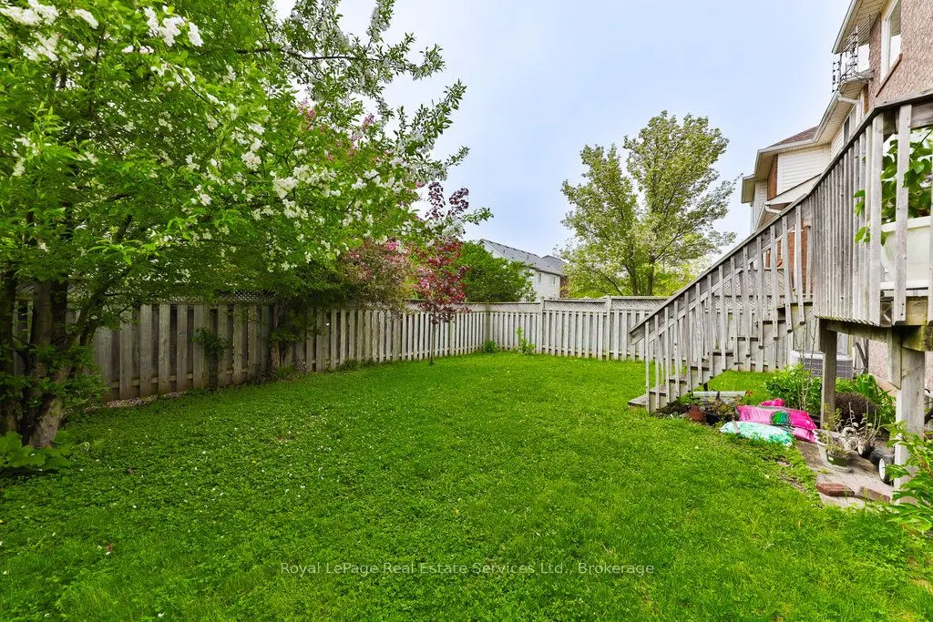1332 Sagewood Crescent