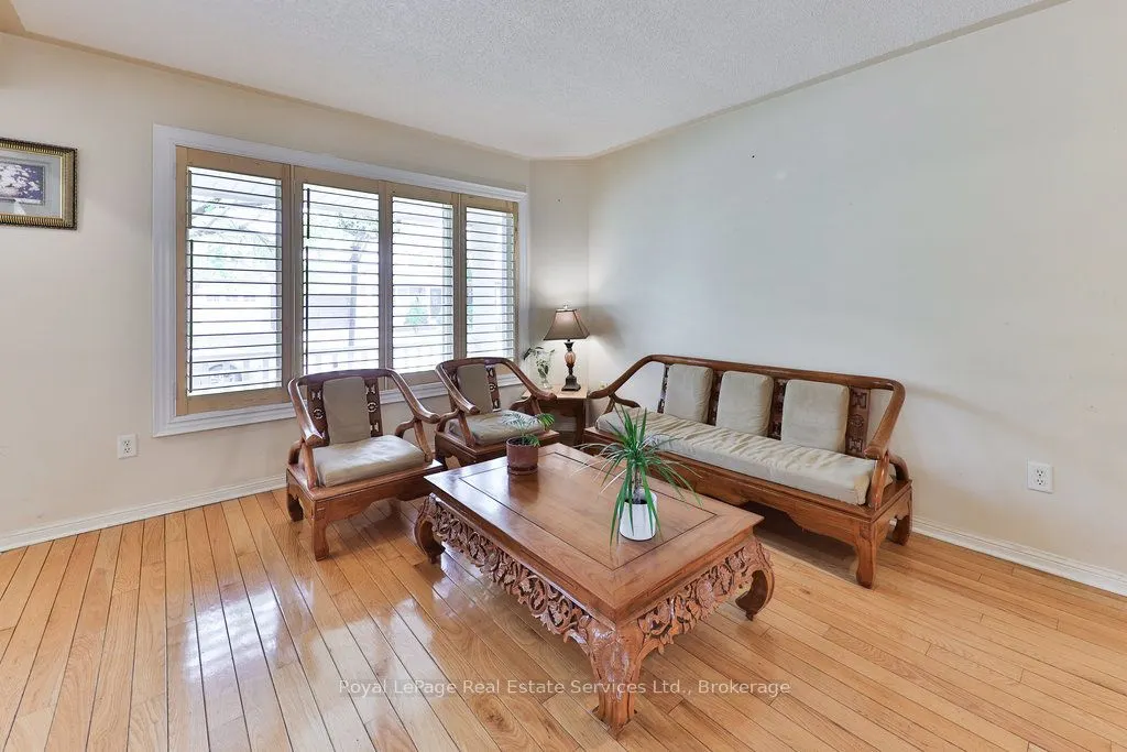 1332 Sagewood Crescent