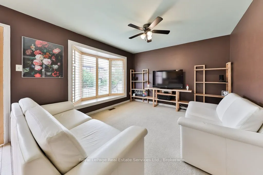 1332 Sagewood Crescent