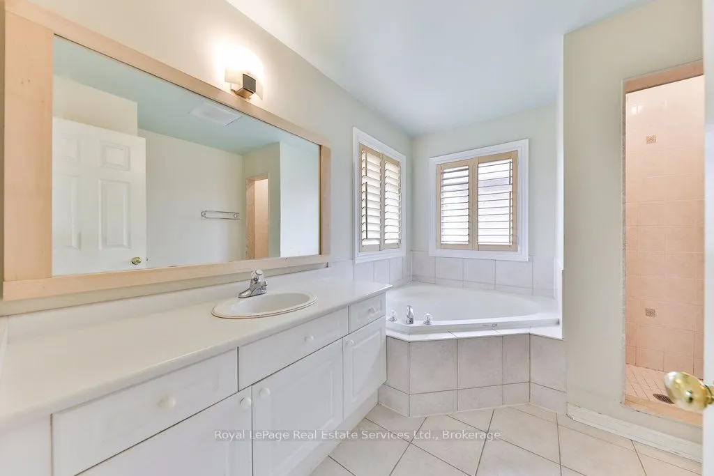 1332 Sagewood Crescent