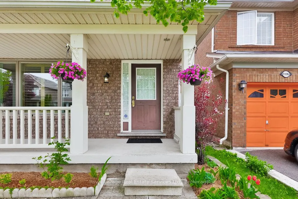 1332 Sagewood Crescent