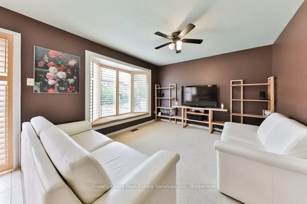 1332 Sagewood Crescent