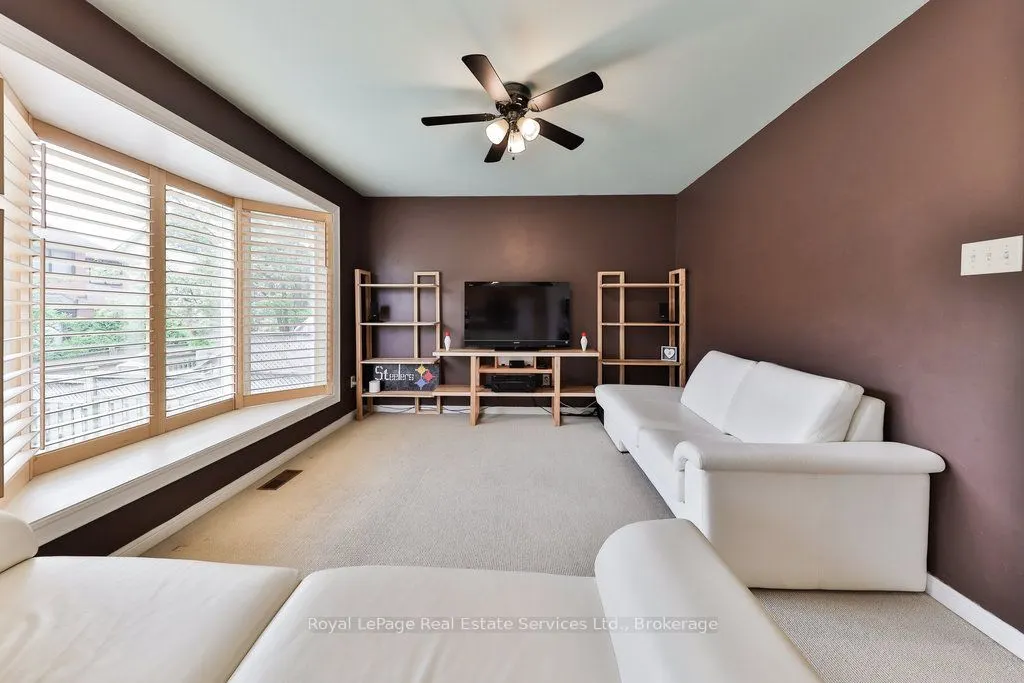 1332 Sagewood Crescent