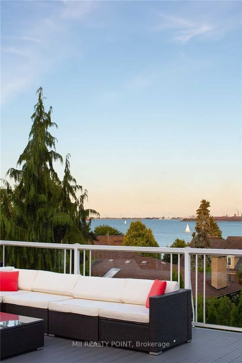 881 Danforth Place