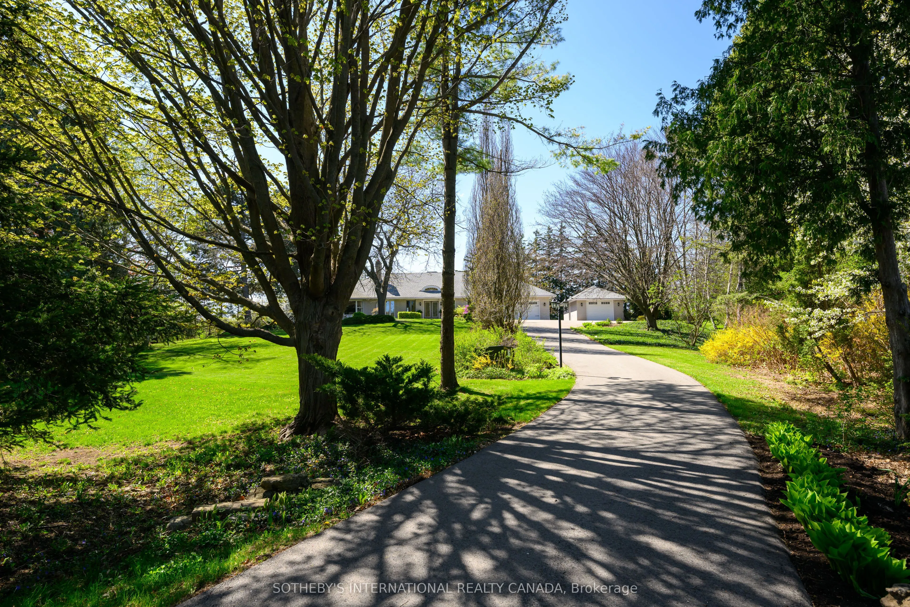 2501 1 Sideroad