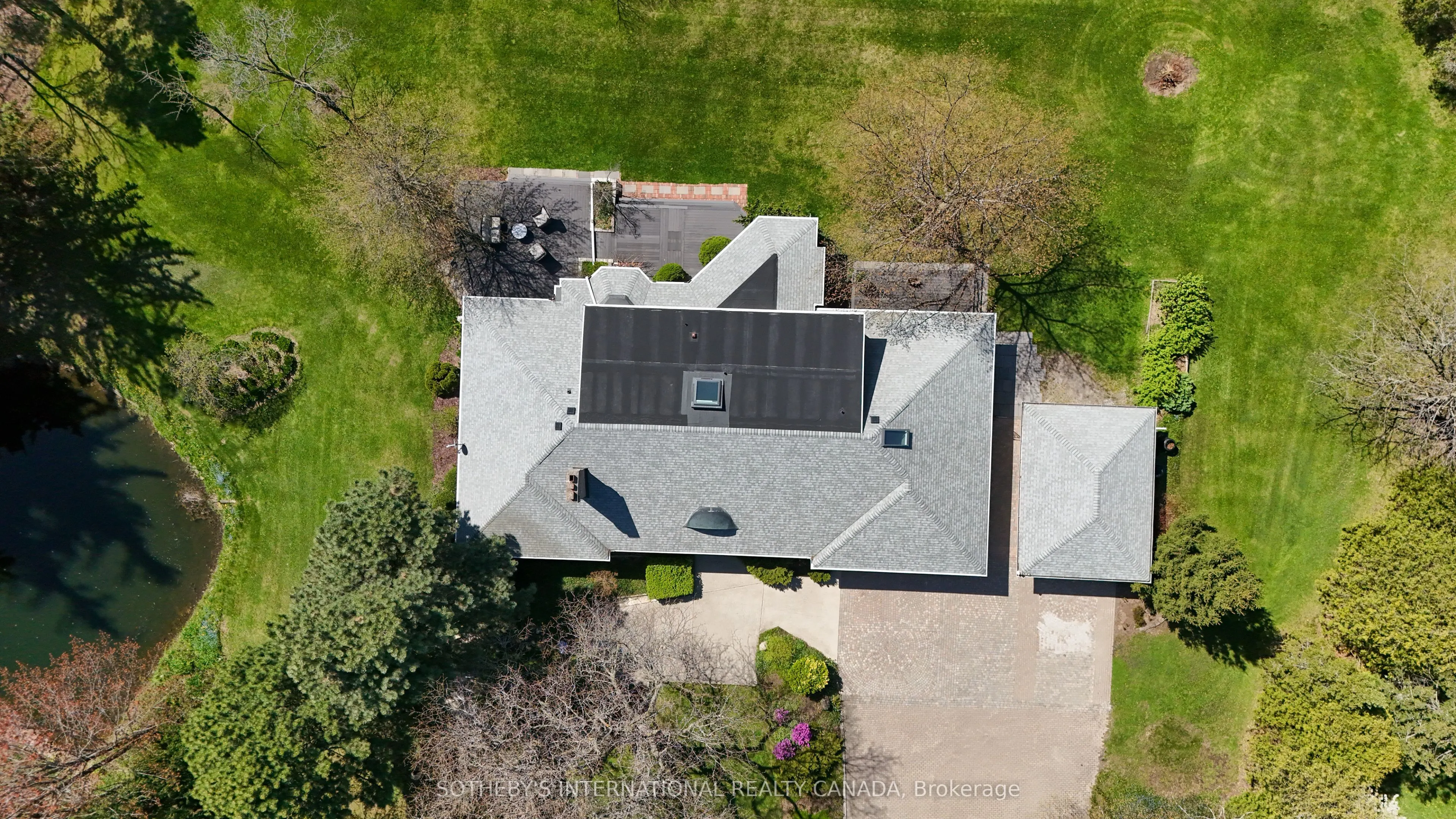 2501 1 Sideroad