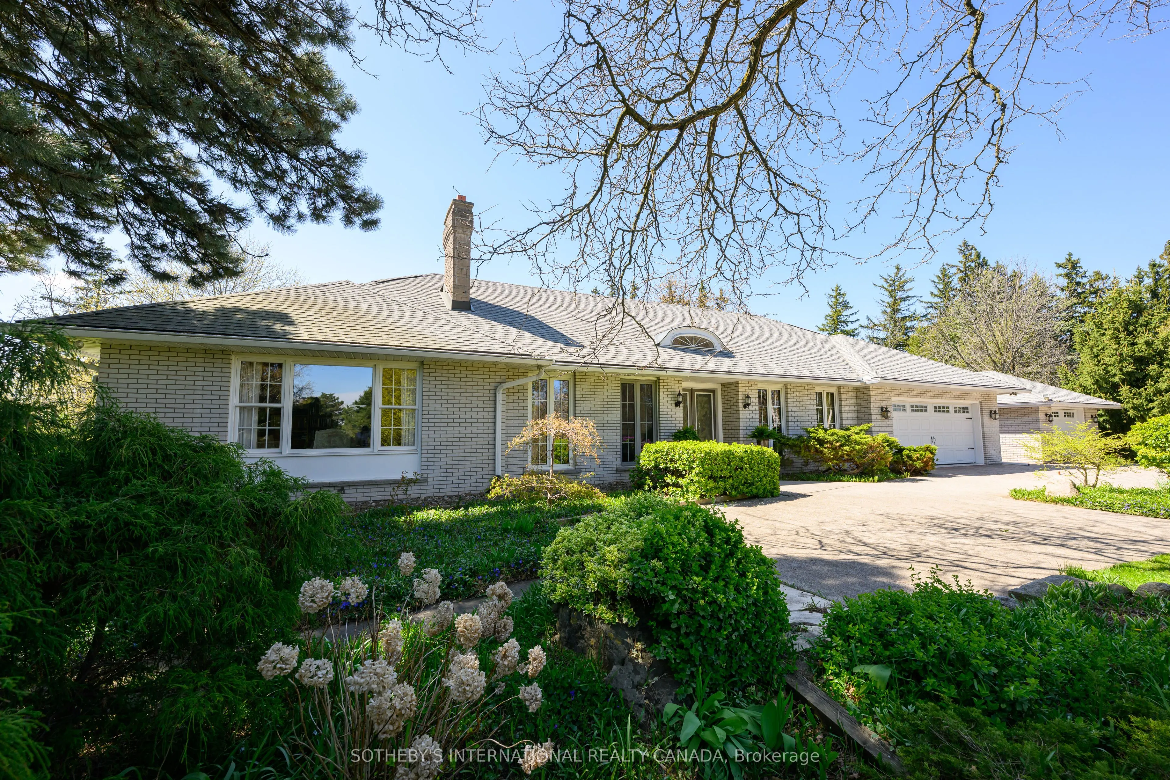 2501 1 Sideroad