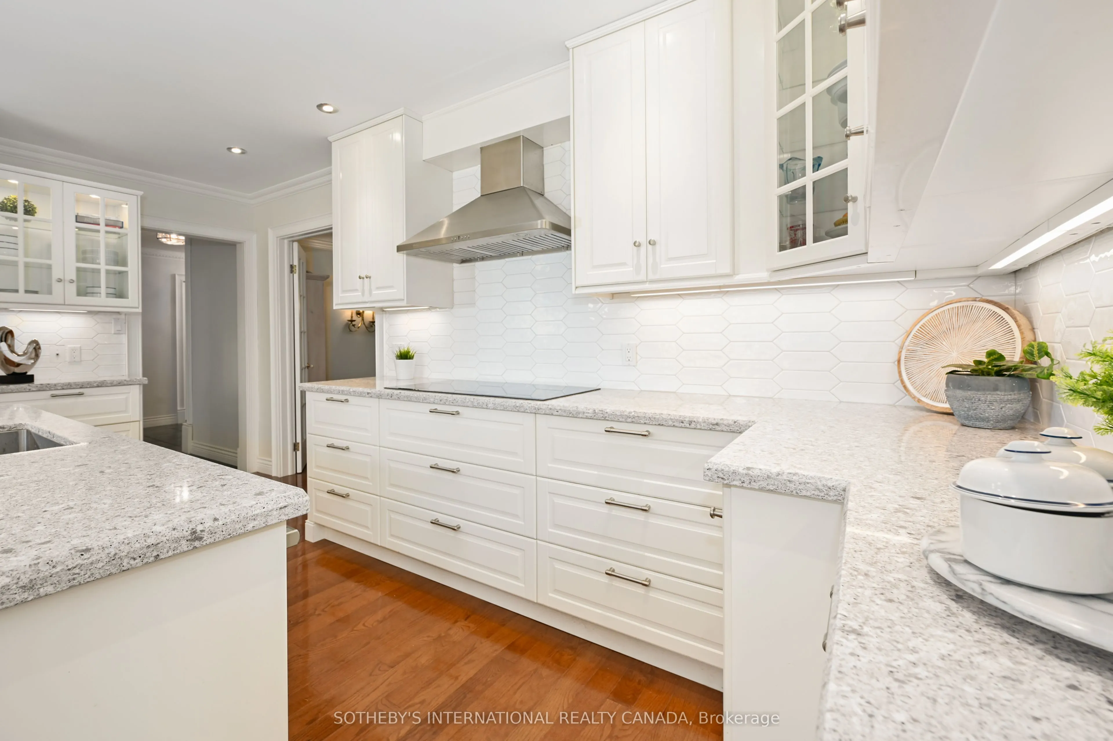 2501 1 Sideroad