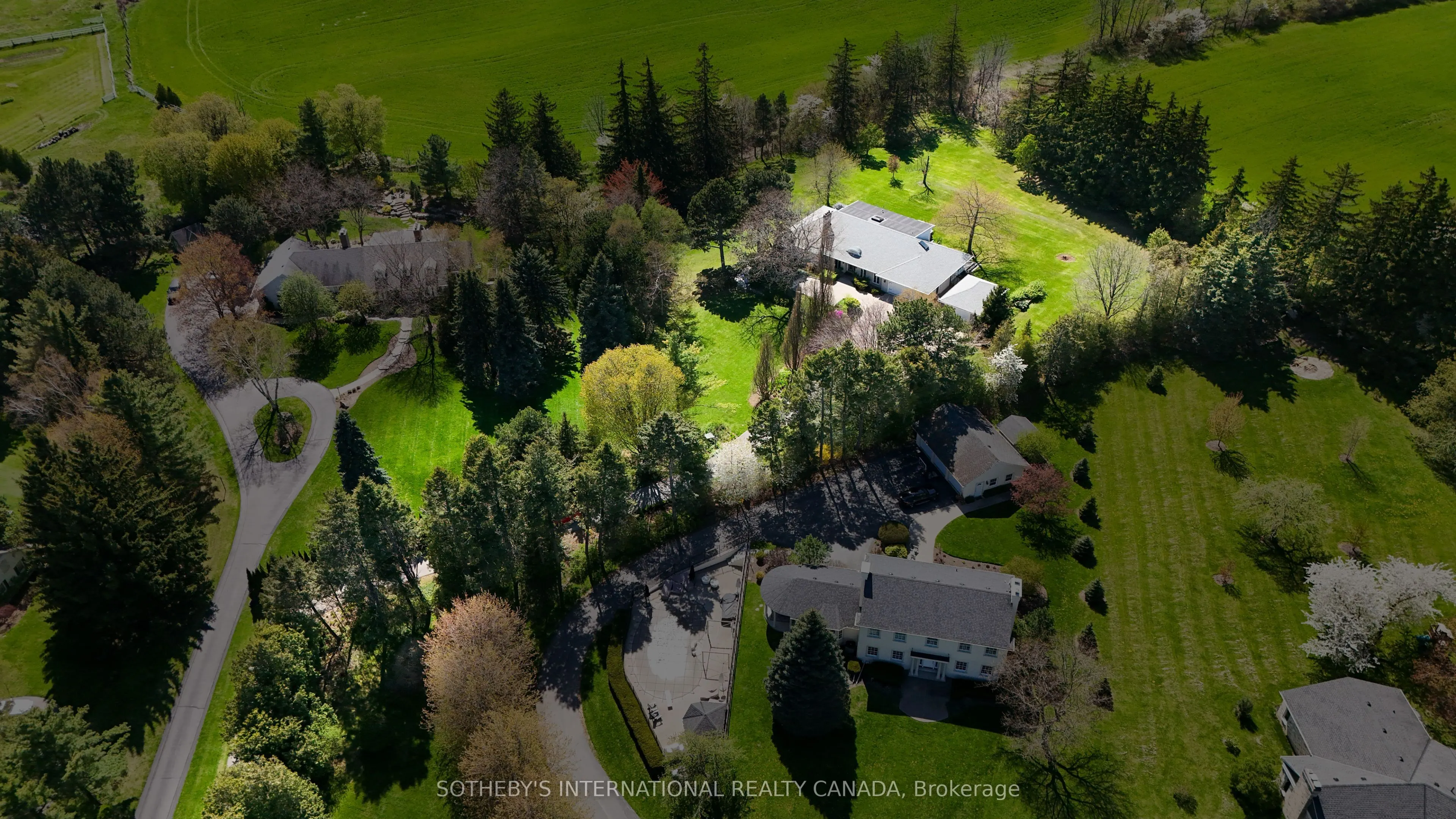 2501 1 Sideroad