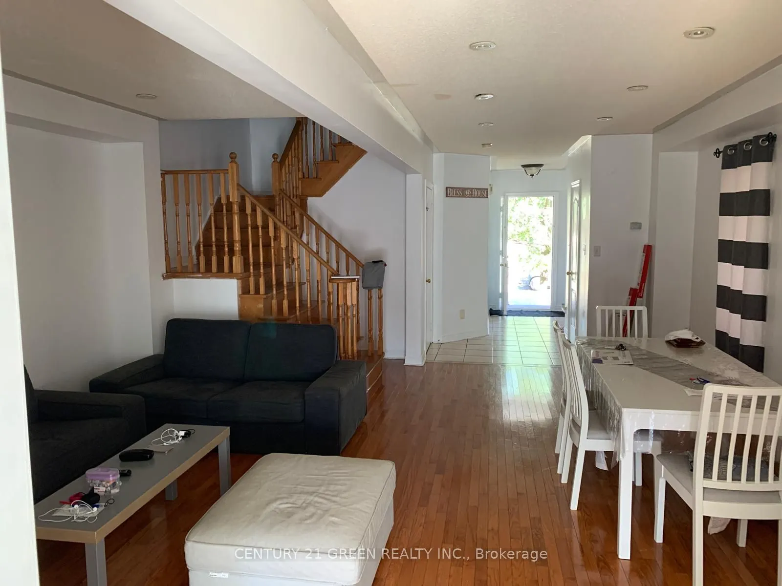 598 Dolly Bird Lane #(Upper)