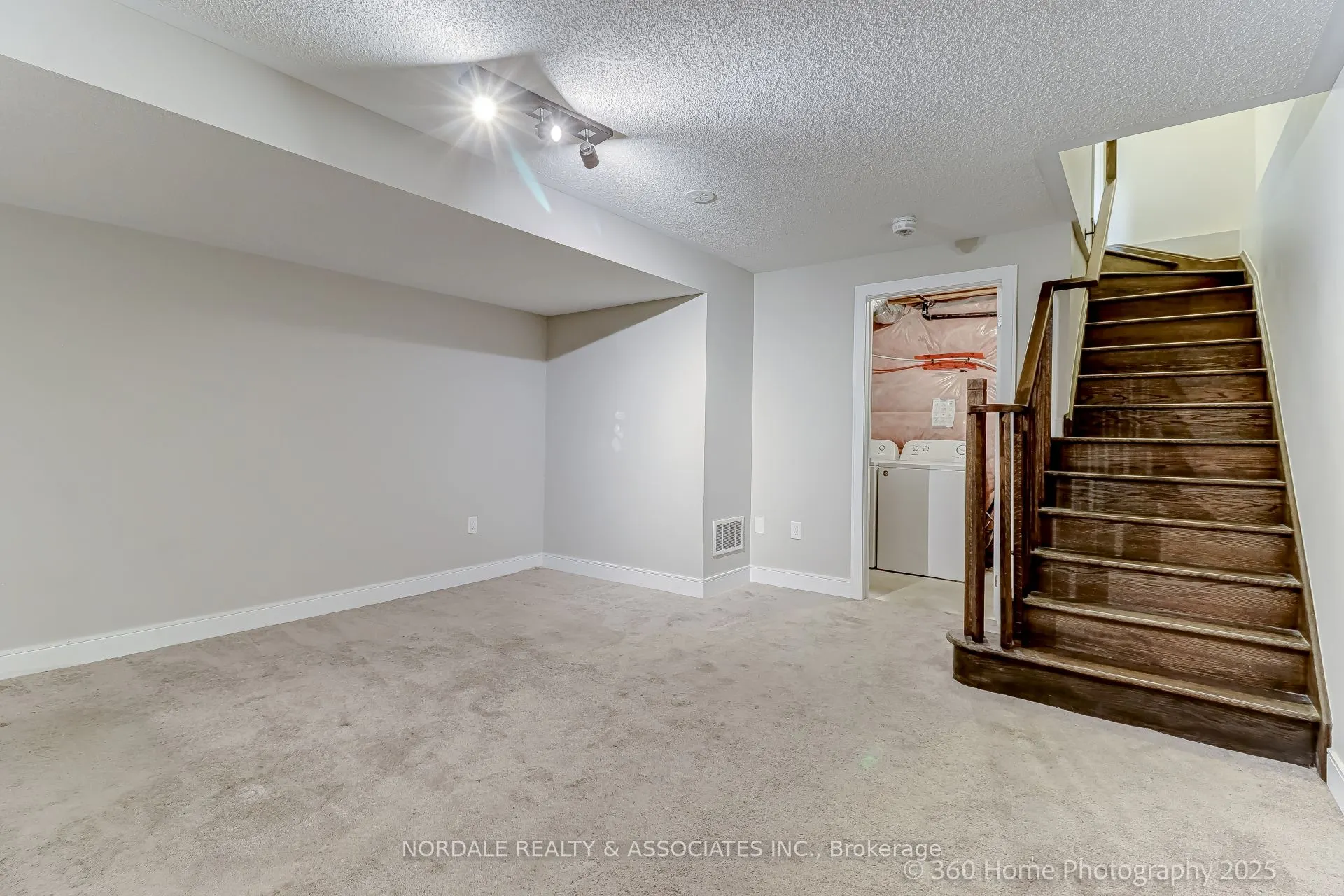 560 Mermaid Crescent