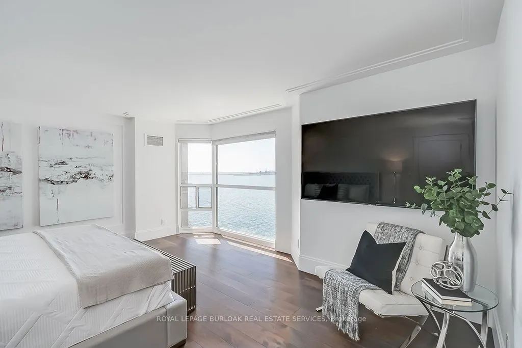 2190 Lakeshore Road, #605