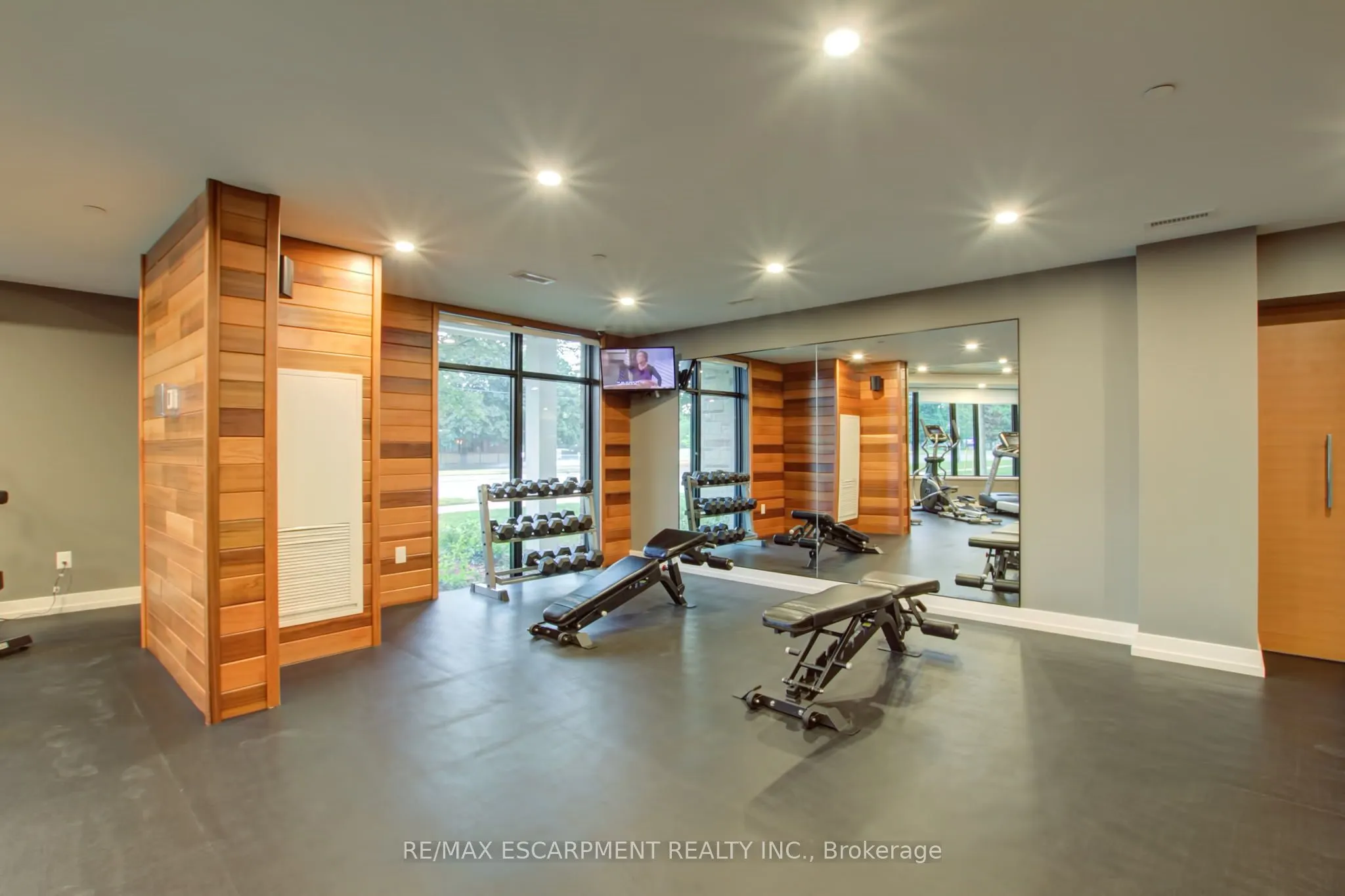 320 Plains Road E, #414