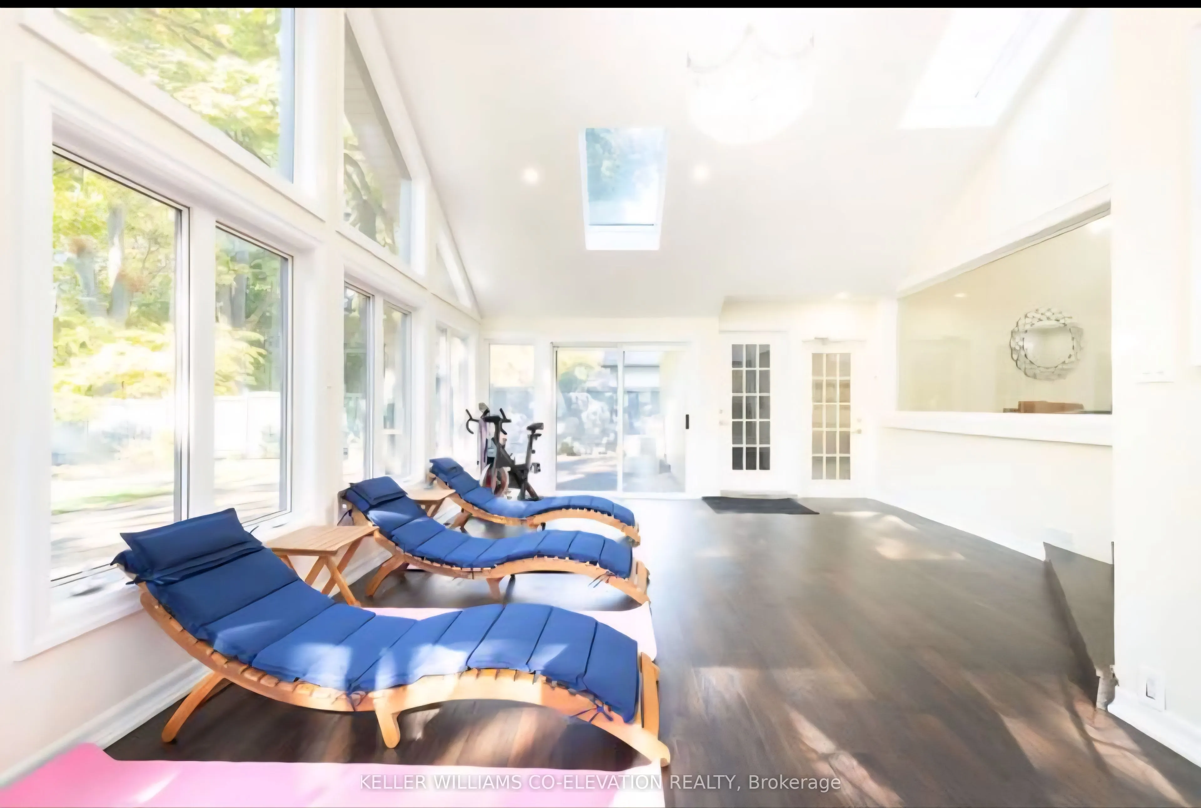 876 Parkland Avenue
