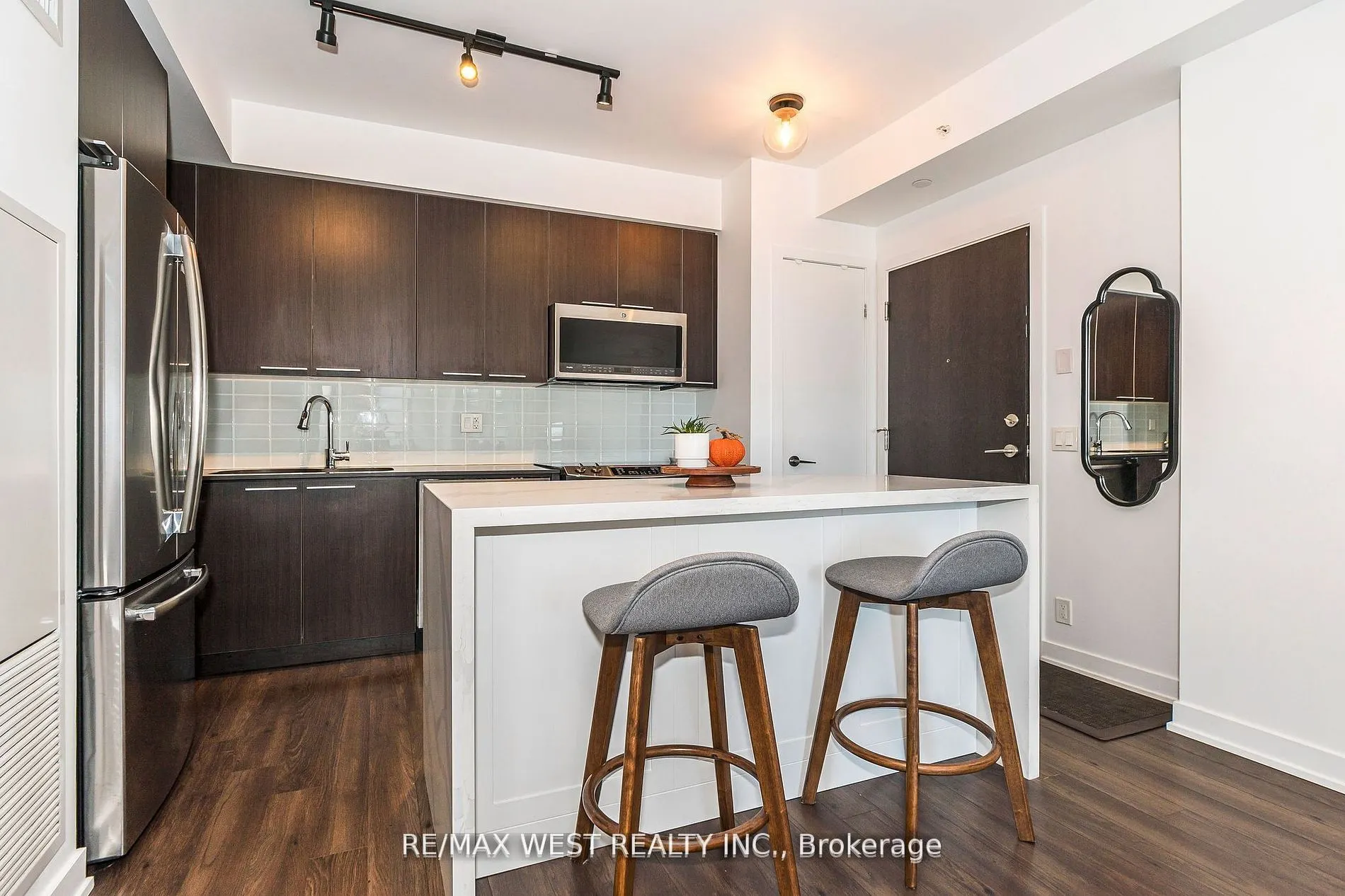 10 Park Lawn Road #1705