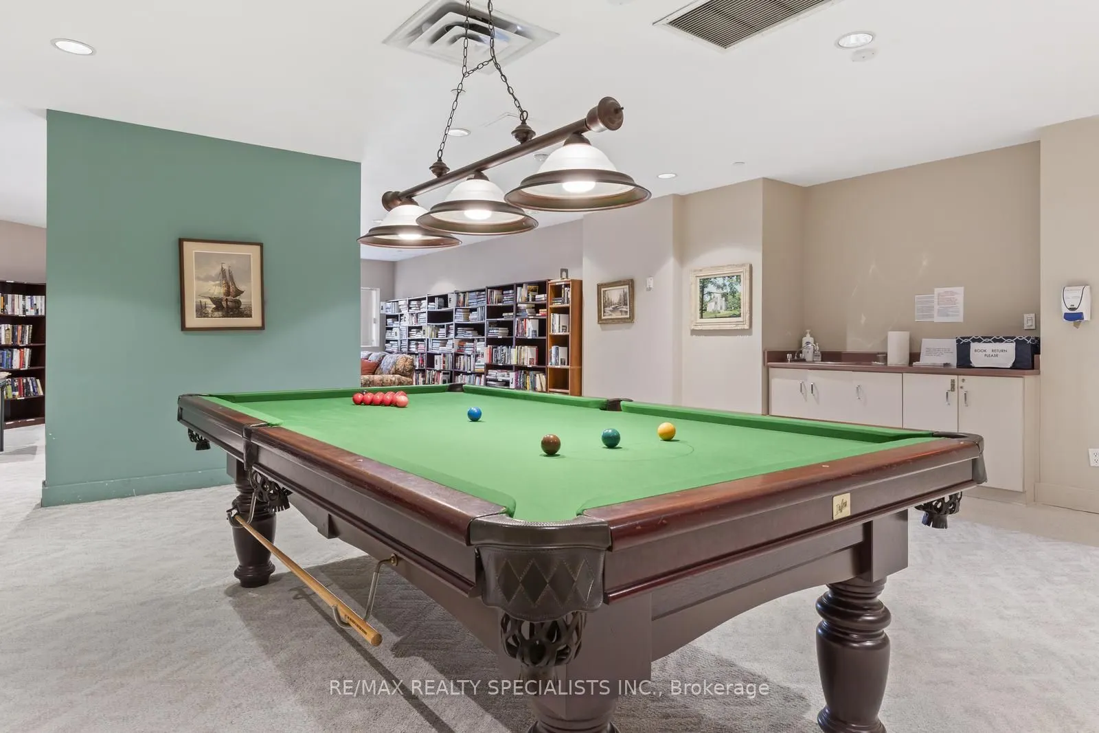 1800 The Collegeway, #204